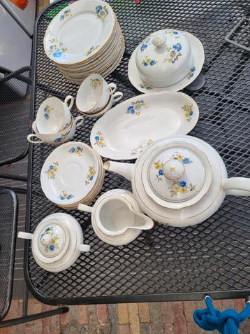 High Tea Servies met Bloemmotief beschikbaar voor biedingen