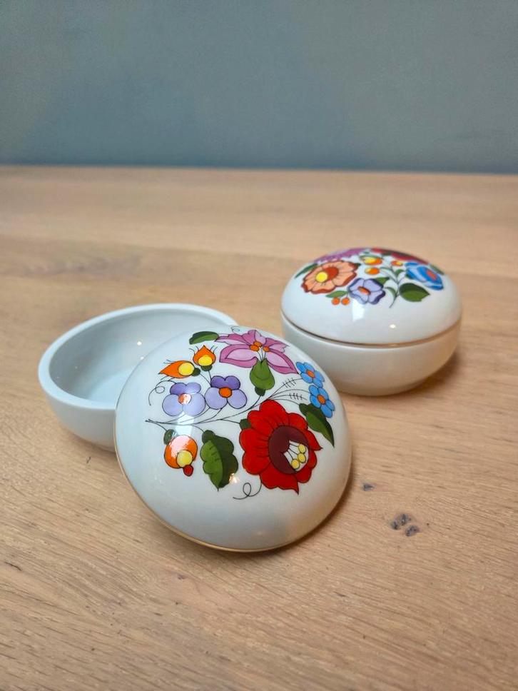 2 Kalocsa Bonbonnières - Handgeschilderd, Antiek en Kunst, Antiek | Servies los, Ophalen of Verzenden