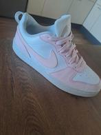 Rose Kleur nike maat 40 ophalen in uden, Ophalen, Zo goed als nieuw, Schoenen