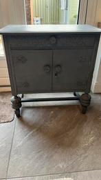 Klein kastje met leuke details, Huis en Inrichting, Kasten | Dressoirs, Ophalen, Gebruikt, 25 tot 50 cm, 50 tot 100 cm