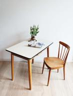 Houten vintage tafel met spijlenstoel. Retro eettafel, 50 tot 100 cm, Overige materialen, Gebruikt, Rechthoekig
