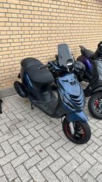 Piaggio zip 4t 2019 | midnight blue | snor 40km-u |, Fietsen en Brommers, Scooters | Piaggio, Ophalen, Zip, Zo goed als nieuw