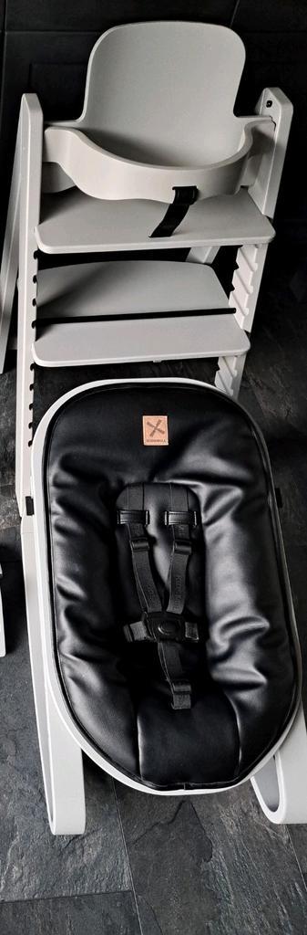 Grijze Kidsmill up met Wipstoel bekleding zwart of wit, Kinderen en Baby's, Kinderstoelen, Zo goed als nieuw, Meegroeistoel, Aanschuifbaar