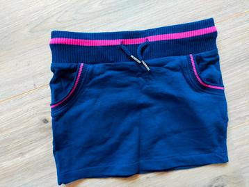 Nieuw! Schattig blauw/roze rokje. Mt 116/122

 beschikbaar voor biedingen