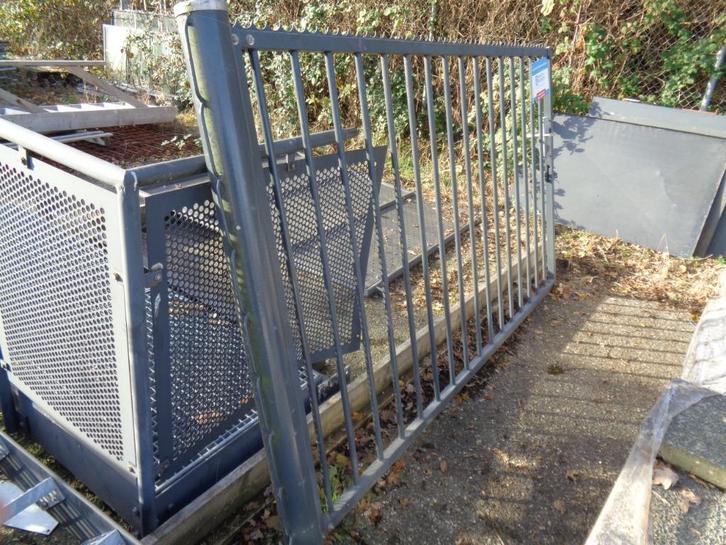 professionele TOEGANGSPOORT ,staal,268x150,+ linker HOEKPAAL, Tuin en Terras, Tuinpoorten, Zo goed als nieuw, Draaipoort, Staal