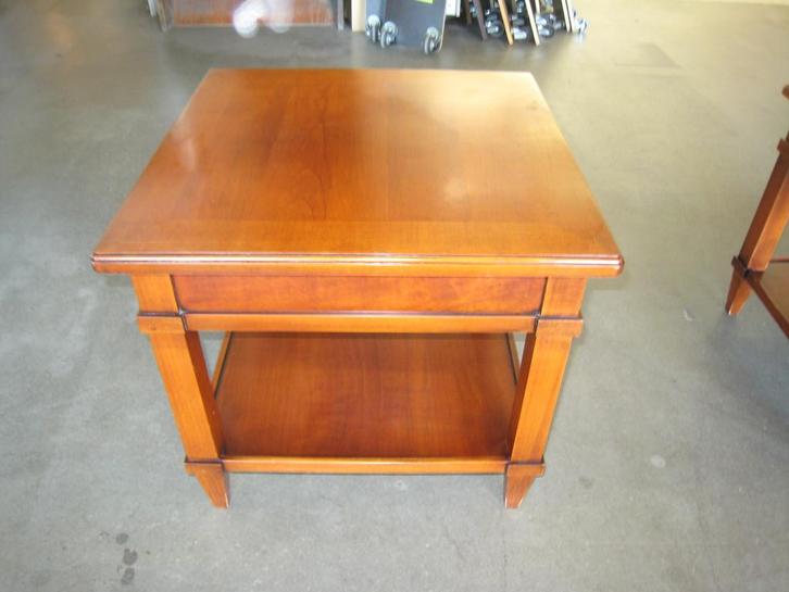 Klassiek kersenhouten bijzet/salontafeltje, Huis en Inrichting, Tafels | Salontafels, Gebruikt