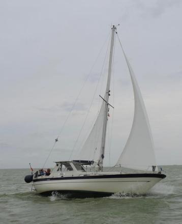 Nette Elvstrom 31 motorsailer beschikbaar voor biedingen