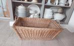 Antieke rieten wasmand, linnen mand., Ophalen