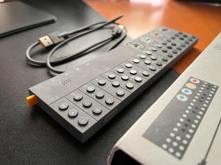 Teenage Engineering OP-Z (Zo goed als nieuw), Muziek en Instrumenten, Synthesizers, Zo goed als nieuw, Overige aantallen, Overige merken