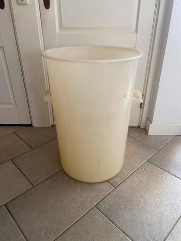 Afvalemmer ton afvalton 110 liter kunststof wit beschikbaar voor biedingen