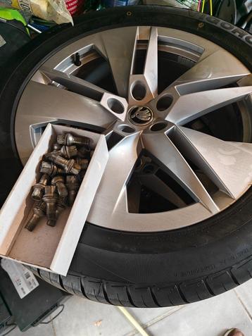 velgen skoda Enyaq 19" zgan banden beschikbaar voor biedingen