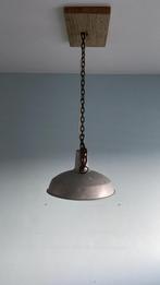 Industriële fabriekslamp met ronde metalen kap, Huis en Inrichting, Ophalen, Zo goed als nieuw, Metaal, Minder dan 50 cm