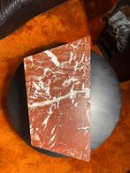 Brutalistische jaren 70 italiaanse kleine bijzettafel marmer, Huis en Inrichting, Tafels | Bijzettafels, |, Ophalen of Verzenden