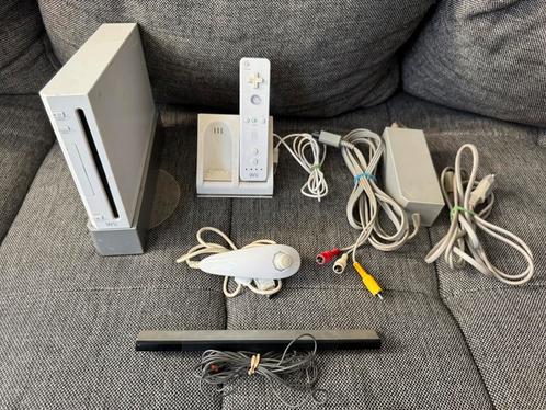 Nintendo Wii set, Spelcomputers en Games, Spelcomputers | Nintendo Wii, Gebruikt, Met 1 controller, Ophalen of Verzenden