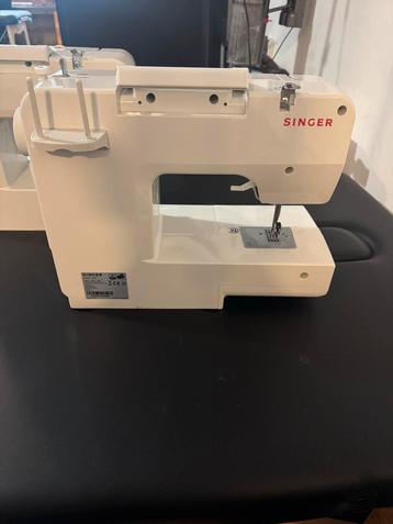 2x Singer 1408 Naaimachine beschikbaar voor biedingen
