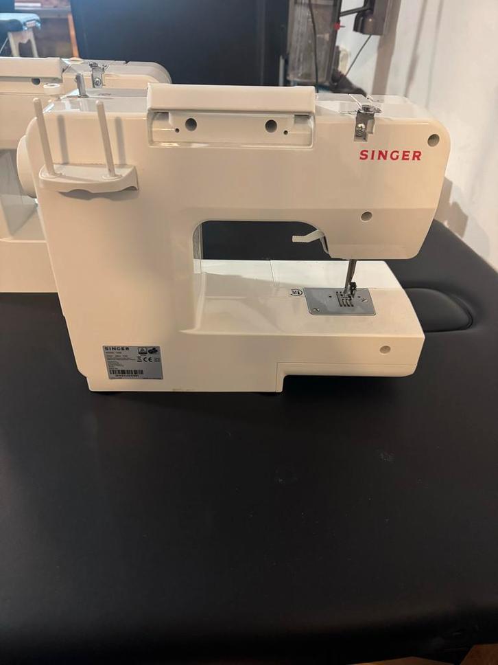 2x Singer 1408 Naaimachine, Hobby en Vrije tijd, Naaimachines en Toebehoren, Gebruikt, Naaimachine, Singer, Ophalen of Verzenden