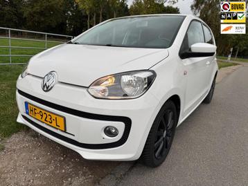 Volkswagen Up! 1.0 high up! BlueMotion met navigatie en airc beschikbaar voor biedingen