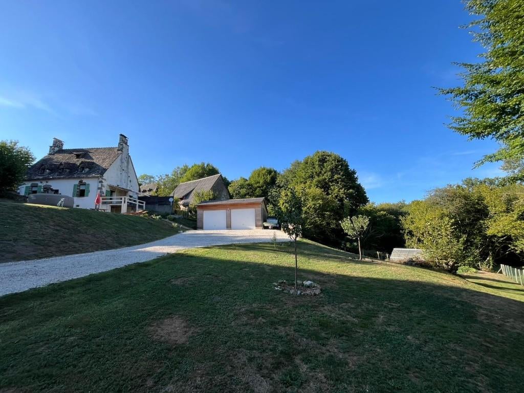 Karakteristiek huis Auvergne Frankrijk, Huizen en Kamers, Buitenland, Frankrijk, Woonhuis, Landelijk