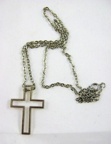 Crucifix - Metalen kruisje open aan ketting (6917-69) beschikbaar voor biedingen