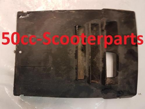 Onderspoiler Honda Chiocciola Nes 125 Gebruikt 50600-KGF-900, Motoren, Tuning en Styling, Ophalen of Verzenden