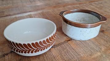 Twee vintage schaaltjes  beschikbaar voor biedingen