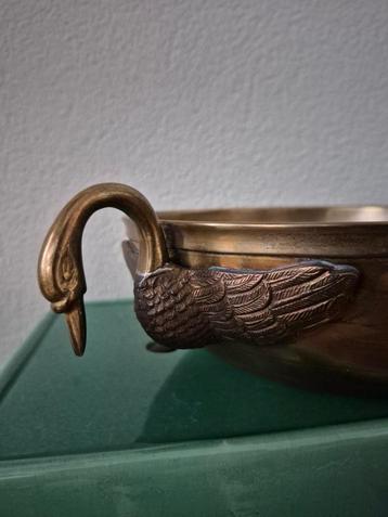 Mooie Indiase Urli koper messing schaal, zwanen handvatten. beschikbaar voor biedingen
