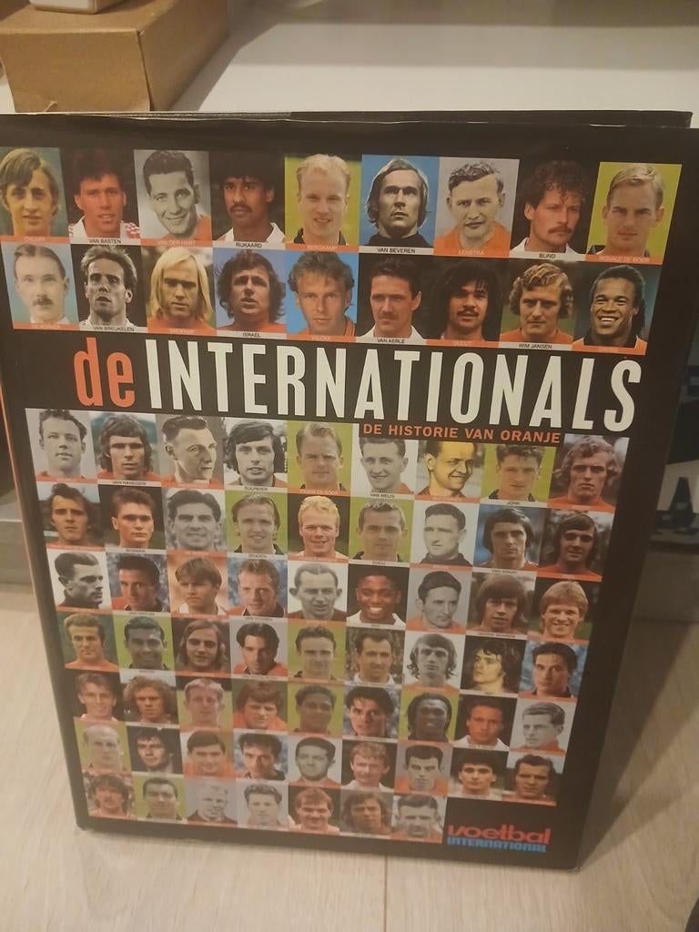 Boek: de internationals (de historie van de oranjes), Ophalen, Gelezen, Voetbal International, Balsport