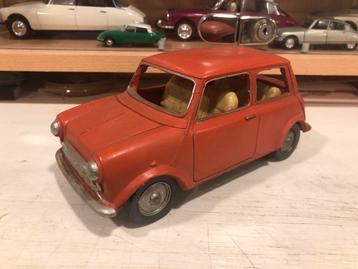 1:12 Mini Cooper Classic Kunstof met metalen bodemplaat beschikbaar voor biedingen