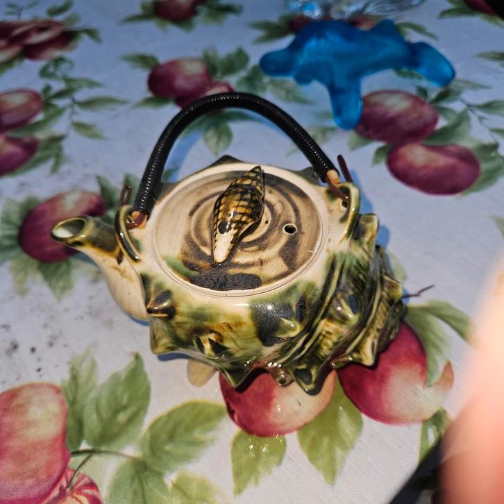 Antiek Theepotje in Schelpvorm, Huis en Inrichting, Keuken | Servies, Ophalen of Verzenden