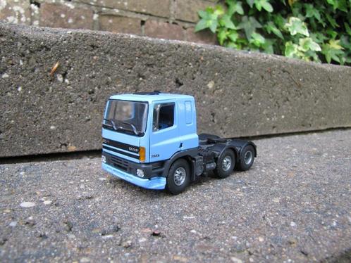Los Tekno Daf 85CF 6x2 trekkertje met sturende voorloopas., Hobby en Vrije tijd, Modelauto's | 1:50, Zo goed als nieuw, Bus of Vrachtwagen