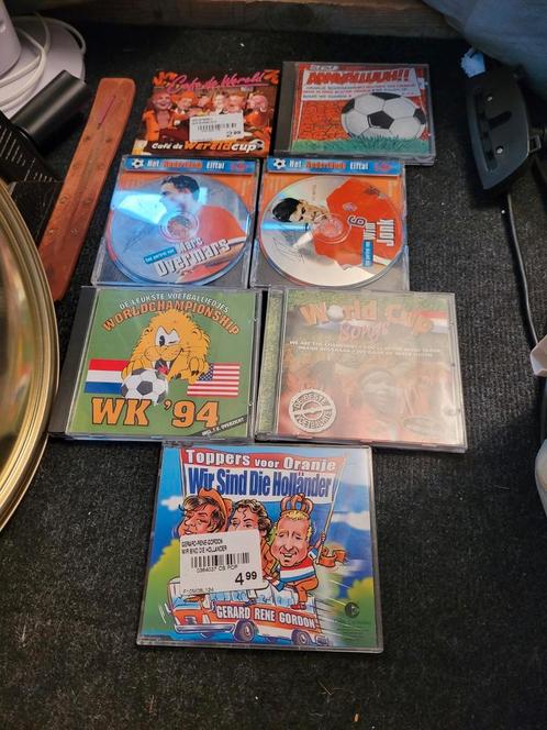 7 oranje voetbal cds singles, Cd's en Dvd's, Cd's | Overige Cd's, Zo goed als nieuw, Ophalen of Verzenden