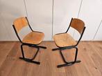 Set van 2 vintage schoolstoelen zithoogte 42cm, Huis en Inrichting, Stoelen, Ophalen, Gebruikt, Twee, Zwart