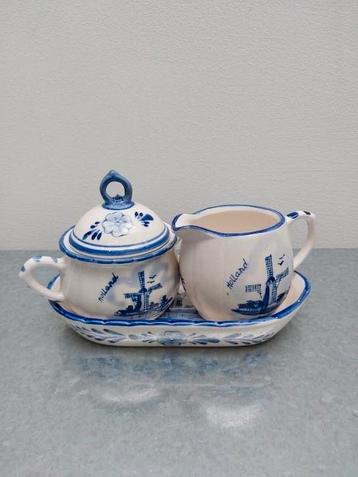 Mooi Delfts blauw roomstel op schaaltje beschikbaar voor biedingen