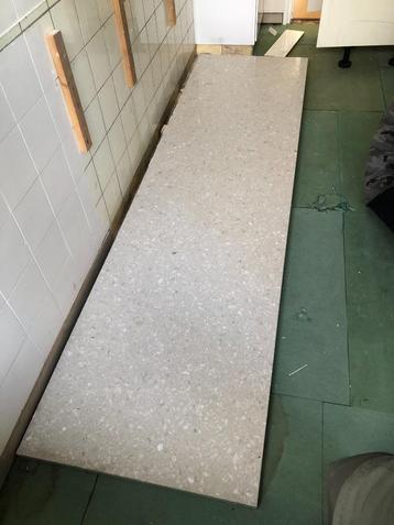 Granieten keuken / werkblad beschikbaar voor biedingen