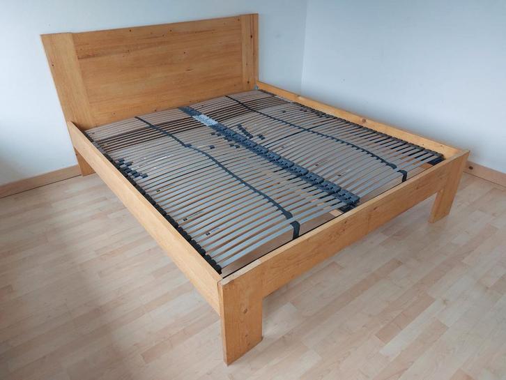 Houten bedframe met lattenbodem, Huis en Inrichting, Slaapkamer | Bedden, Gebruikt, Tweepersoons, 160 cm, 200 cm, Hout, Bruin