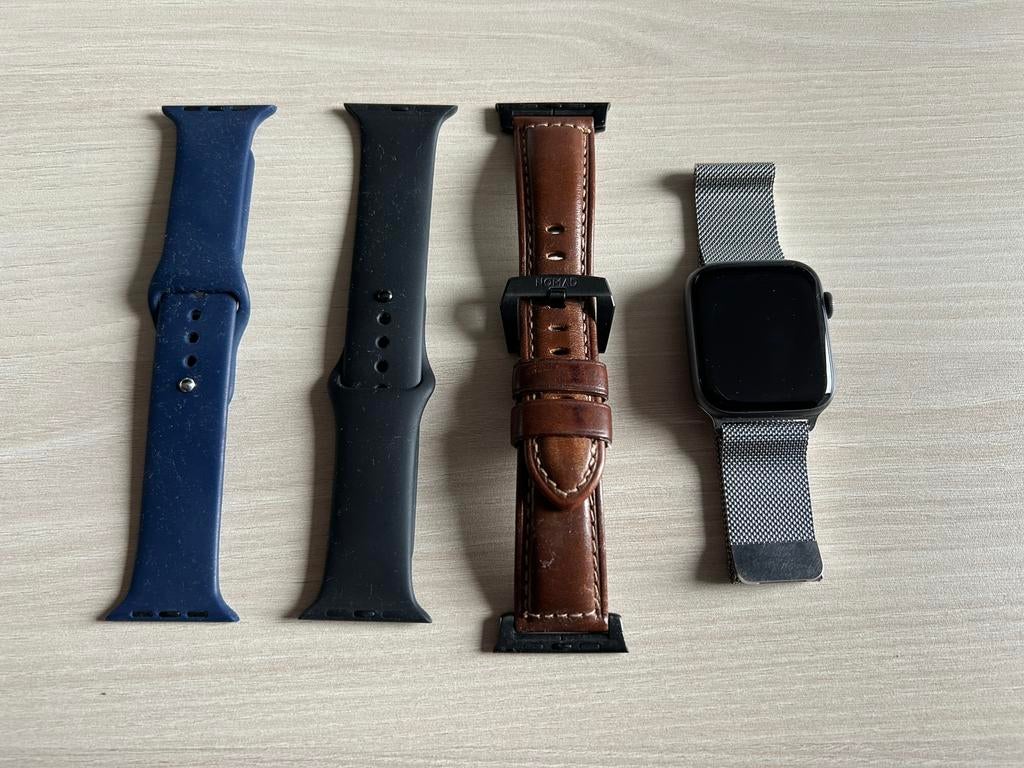 Apple Watch Series 4 44mm zwart, Ophalen of Verzenden, Gebruikt, Zwart, IOS