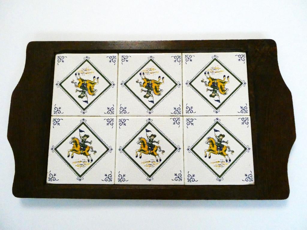 Dienblad tegeltableau vlaggendrager te paard vaandel drager, Ophalen of Verzenden