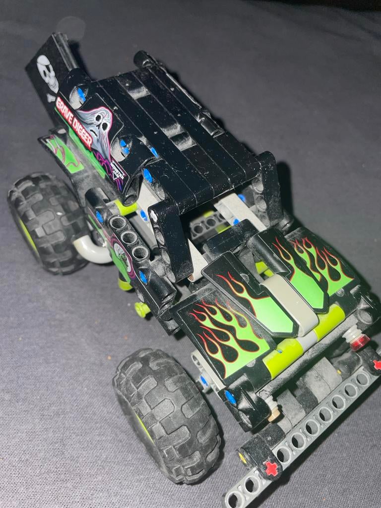 Lego Technic Monster Jam Grave Digger, Ophalen, Zo goed als nieuw, Lego