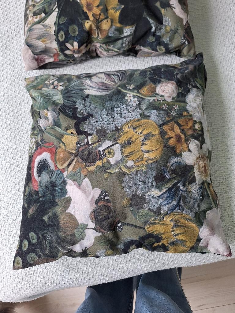 7 sierkussens 40/40 izgs foto 1 en 3, 2 stuks, Huis en Inrichting, Woonaccessoires | Kussens, Ophalen of Verzenden, Zo goed als nieuw