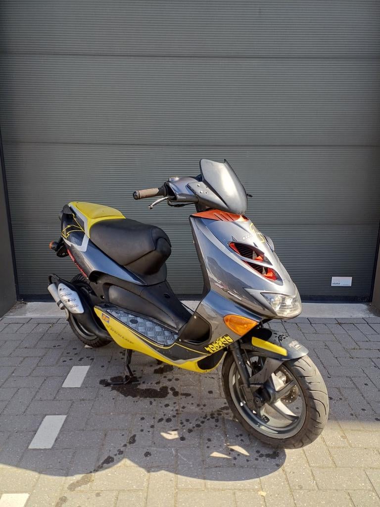 Aprilia SR50, carburateur, nieuwe cilinder, Fietsen en Brommers, Scooters | Aprilia, Ophalen, Tweetakt, Gebruikt, SR 50