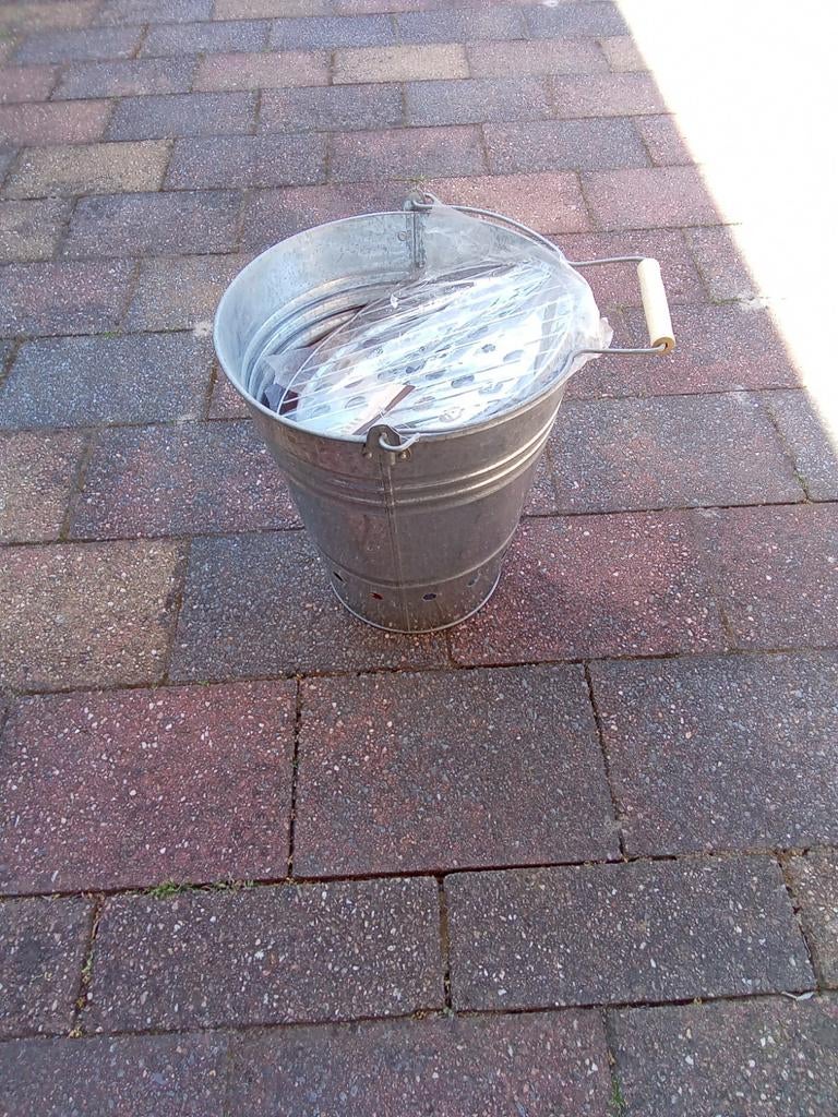 2 barbecue emmers compleet met kolen en een vuurstarter, Ophalen, Nieuw