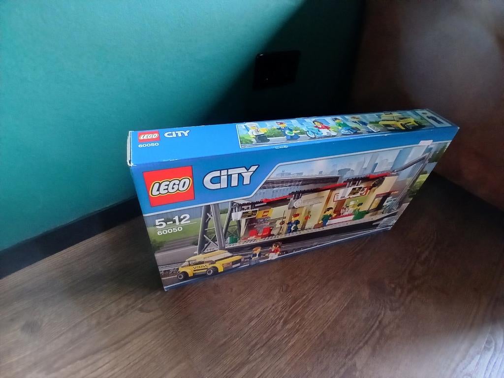 LEGO City 60050 treinstation, Ophalen of Verzenden, Complete set, City, Gebruikt