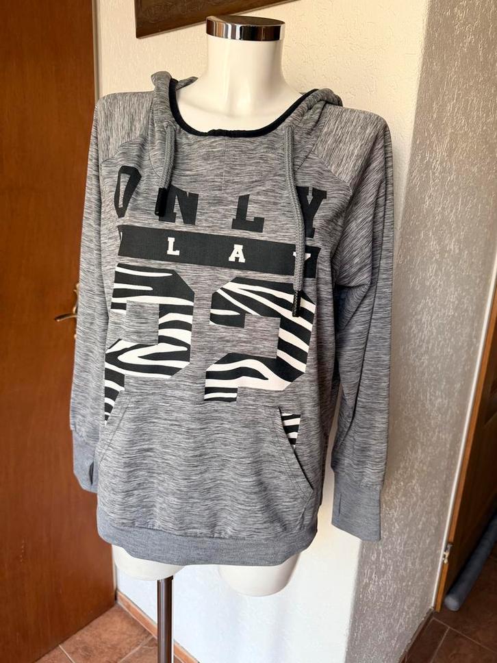 Heren shirt M met capuchon en duimopening, Kleding | Heren, T-shirts, Gedragen, Maat 48/50 (M), Grijs, Ophalen of Verzenden