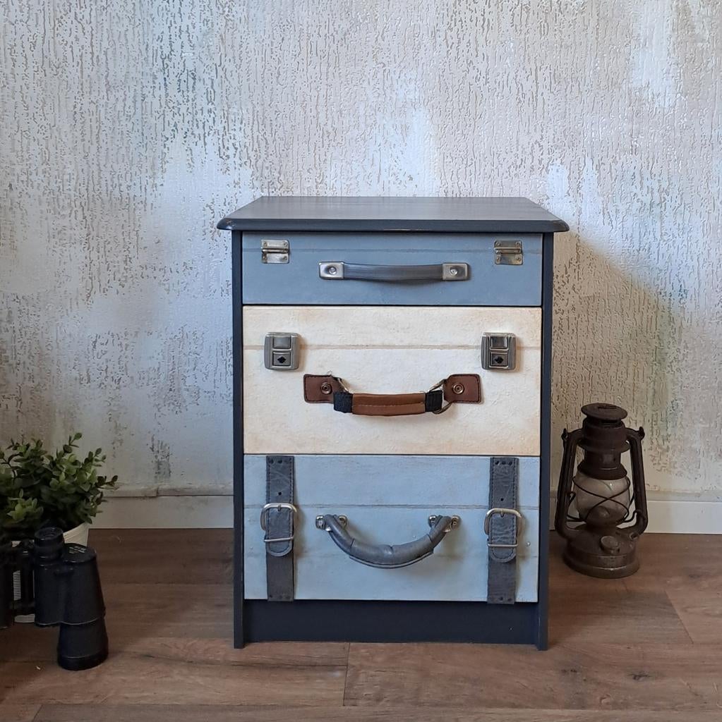 Nachtkastje in kofferlook, Ophalen, Nieuw, Minder dan 45 cm, Minder dan 55 cm