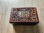 Houten doosje met houtsnijwerk en inlegwerk, Ophalen of Verzenden