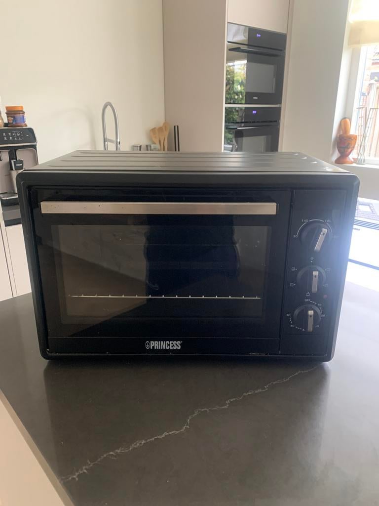 Oven hetelucht vrijstaand princess zwart, Witgoed en Apparatuur, Ovens, Ophalen of Verzenden, Zo goed als nieuw, Minder dan 45 cm