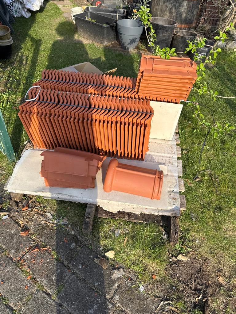 Vhv Dakpannen, 72 pannen, 1 nokvorst, 3 zijkant, Ophalen, Steen of Klei, Nieuw, 5 tot 10 m²