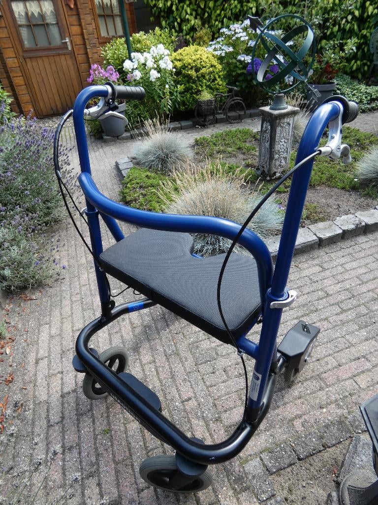 parkinson rollator met laser, Ophalen of Verzenden, Opvouwbaar, Zo goed als nieuw