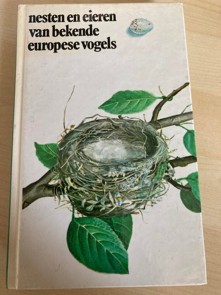 Nesten en eieren van bekende europese vogels, Ophalen of Verzenden, Gelezen, Vogels