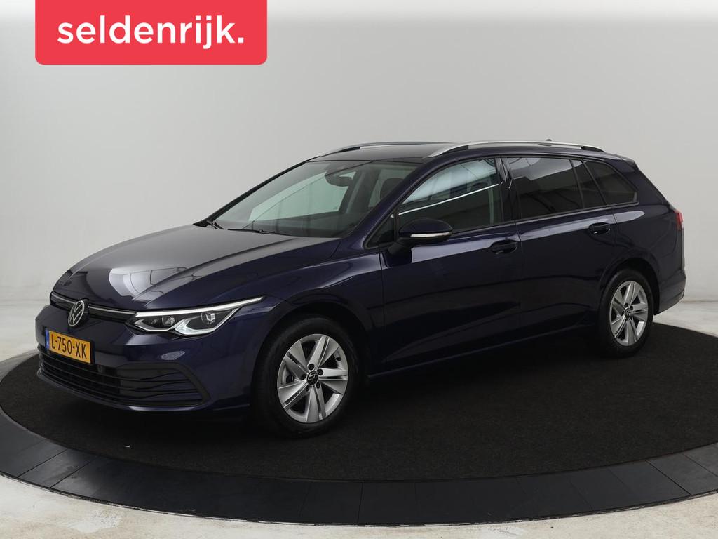 Volkswagen Golf 1.0 eTSI Life | Stoelverwarming | Camera | M, Auto's, Gebruikt, Blauw, Adaptive Cruise Control, Origineel Nederlands